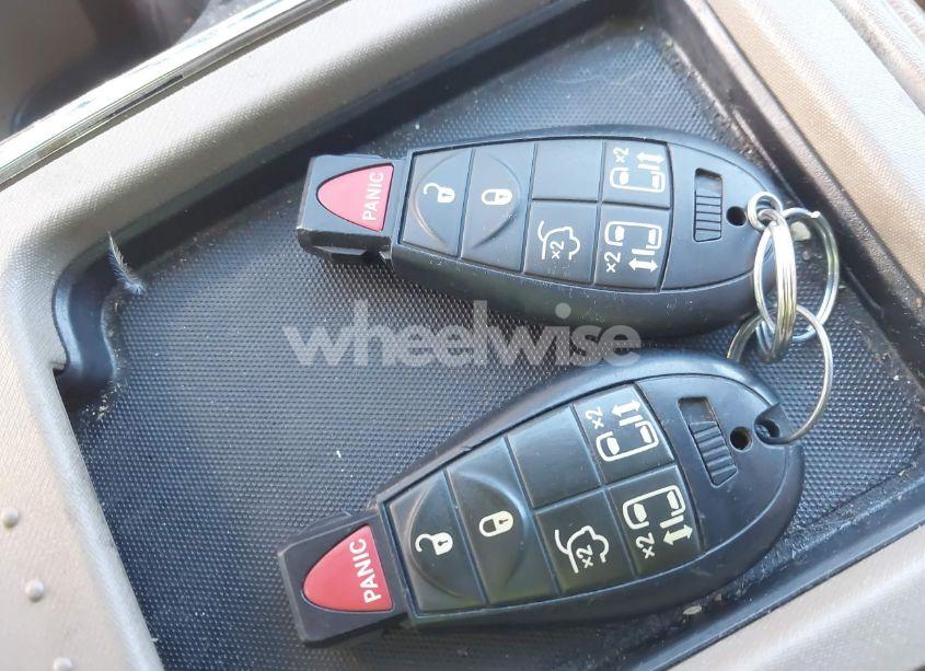 Photo 11 of 2015 Chrysler Town & COUNTRY TOURING (VIN 2C4RC1BG2FR619874)