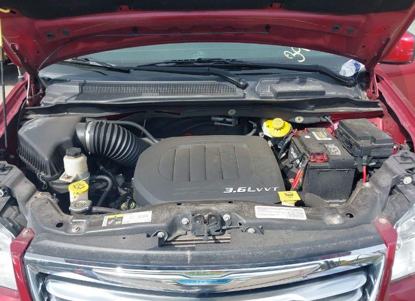 Photo 10 of 2015 Chrysler Town & COUNTRY TOURING (VIN 2C4RC1BG2FR627361)