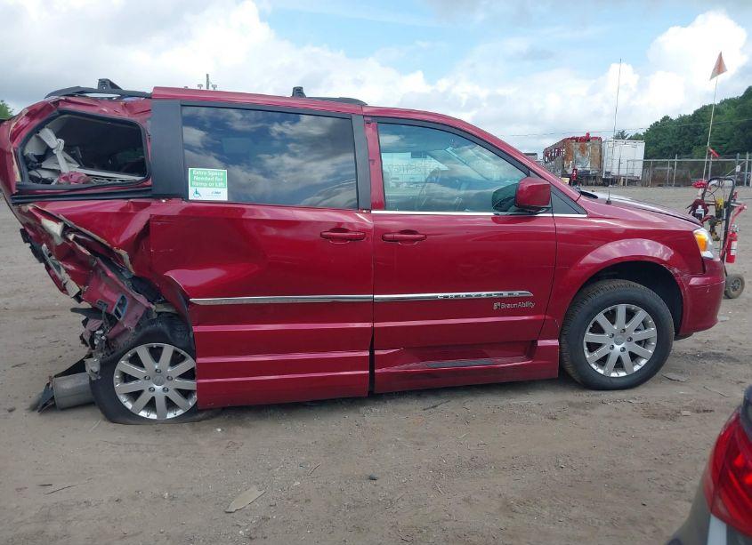 Photo 13 of 2015 Chrysler Town & COUNTRY TOURING (VIN 2C4RC1BG2FR627361)