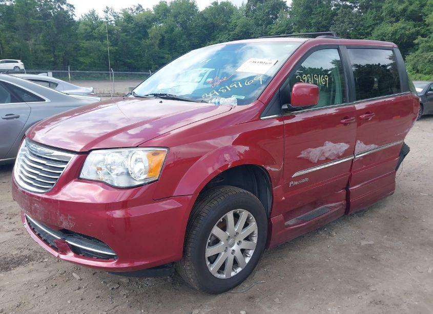 Photo 2 of 2015 Chrysler Town & COUNTRY TOURING (VIN 2C4RC1BG2FR627361)