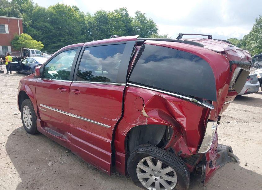 Photo 3 of 2015 Chrysler Town & COUNTRY TOURING (VIN 2C4RC1BG2FR627361)