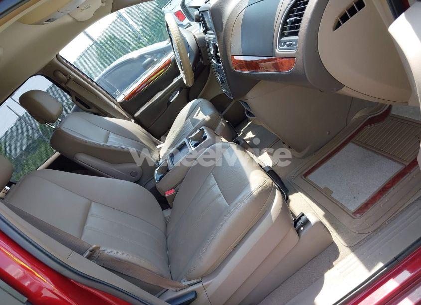 Photo 5 of 2015 Chrysler Town & COUNTRY TOURING (VIN 2C4RC1BG2FR654446)