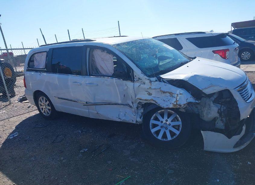 Photo 13 of 2015 Chrysler Town & COUNTRY TOURING (VIN 2C4RC1BG2FR673319)