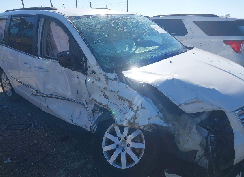 Photo 6 of 2015 Chrysler Town & COUNTRY TOURING (VIN 2C4RC1BG2FR673319)