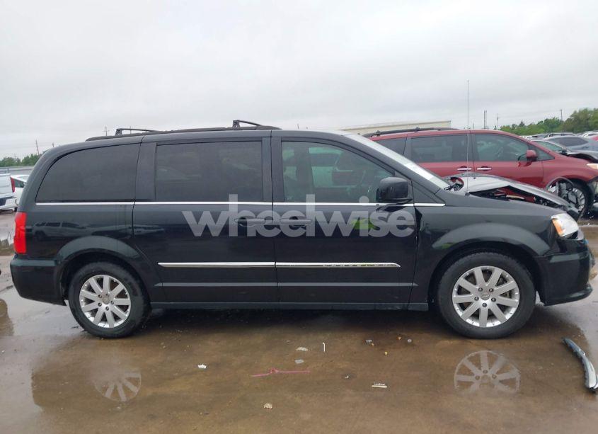 Photo 13 of 2015 Chrysler Town & COUNTRY TOURING (VIN 2C4RC1BG2FR696499)