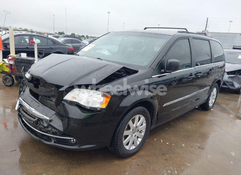Photo 2 of 2015 Chrysler Town & COUNTRY TOURING (VIN 2C4RC1BG2FR696499)