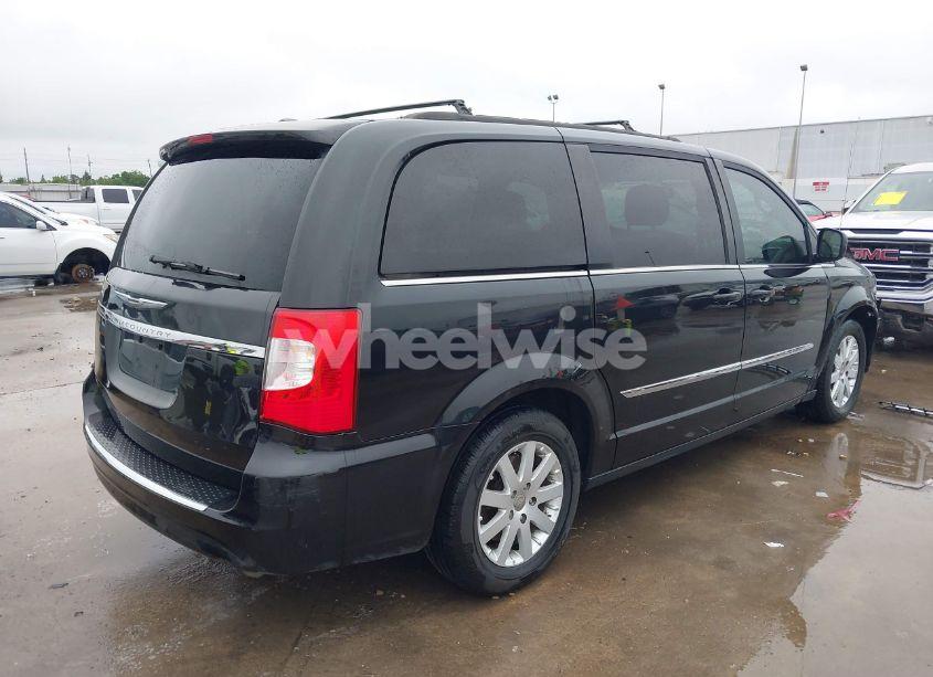 Photo 4 of 2015 Chrysler Town & COUNTRY TOURING (VIN 2C4RC1BG2FR696499)