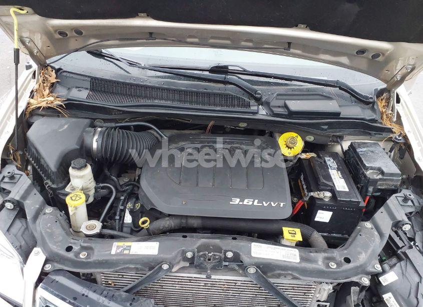 Photo 10 of 2015 Chrysler Town & COUNTRY TOURING (VIN 2C4RC1BG2FR699077)