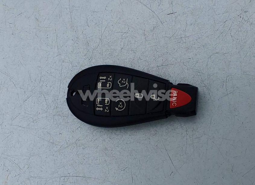 Photo 11 of 2015 Chrysler Town & COUNTRY TOURING (VIN 2C4RC1BG2FR699077)