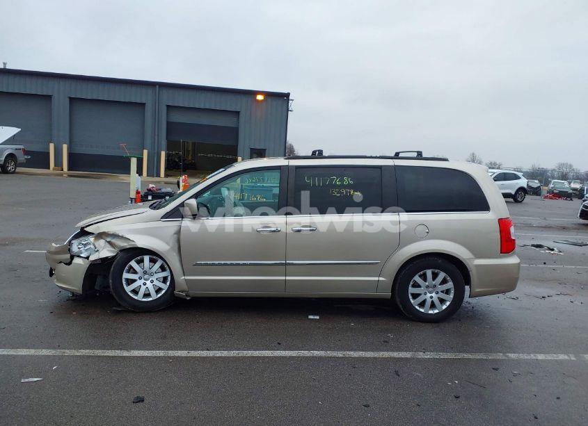 Photo 14 of 2015 Chrysler Town & COUNTRY TOURING (VIN 2C4RC1BG2FR699077)