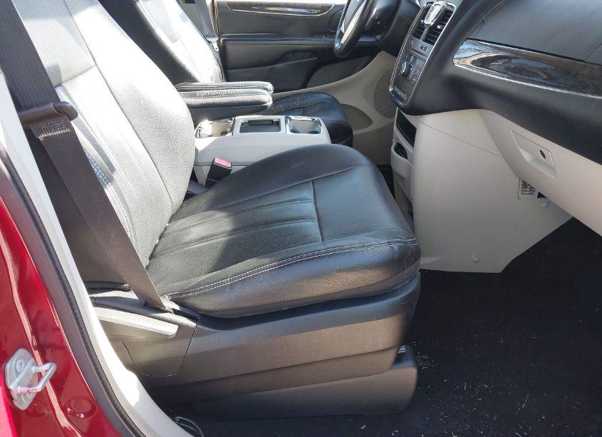 Photo 5 of 2015 Chrysler Town & COUNTRY TOURING (VIN 2C4RC1BG2FR739688)