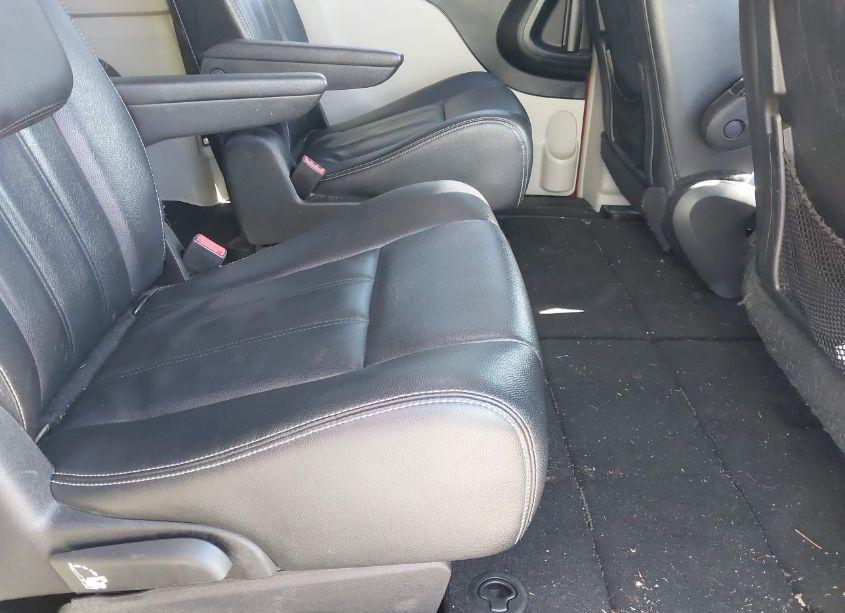 Photo 8 of 2015 Chrysler Town & COUNTRY TOURING (VIN 2C4RC1BG2FR739688)