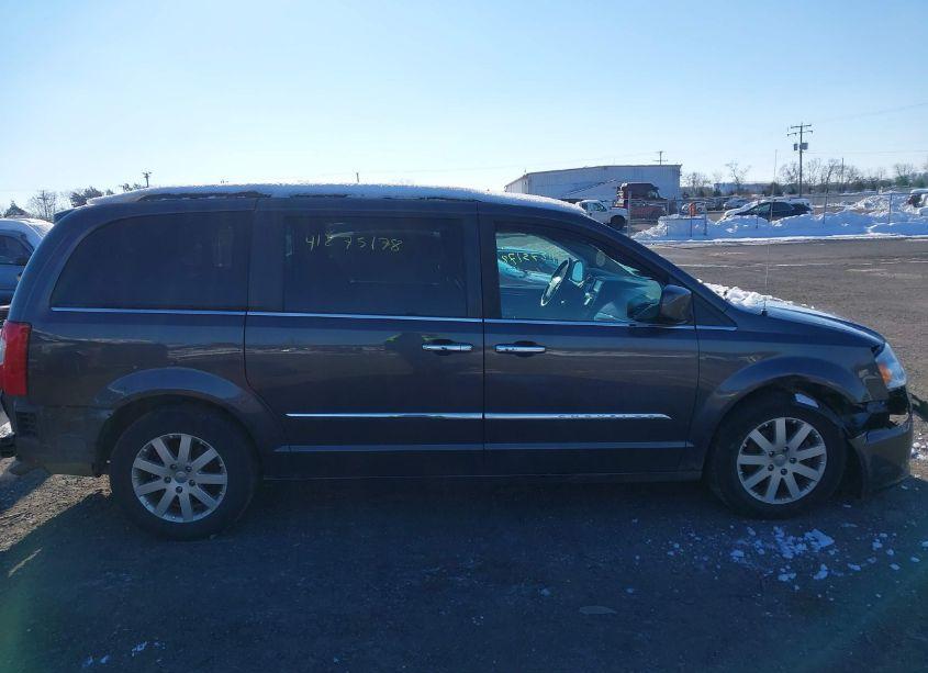 Photo 14 of 2016 Chrysler Town & COUNTRY TOURING (VIN 2C4RC1BG2GR105217)