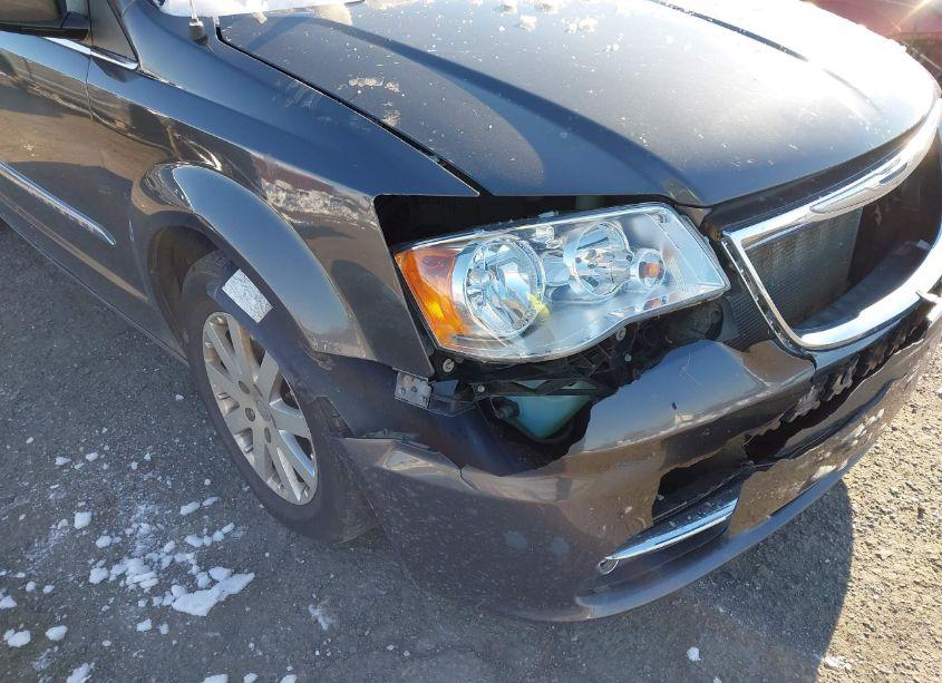 Photo 6 of 2016 Chrysler Town & COUNTRY TOURING (VIN 2C4RC1BG2GR105217)