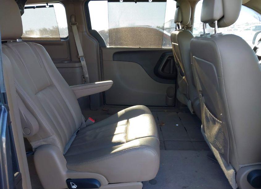 Photo 8 of 2016 Chrysler Town & COUNTRY TOURING (VIN 2C4RC1BG2GR105217)