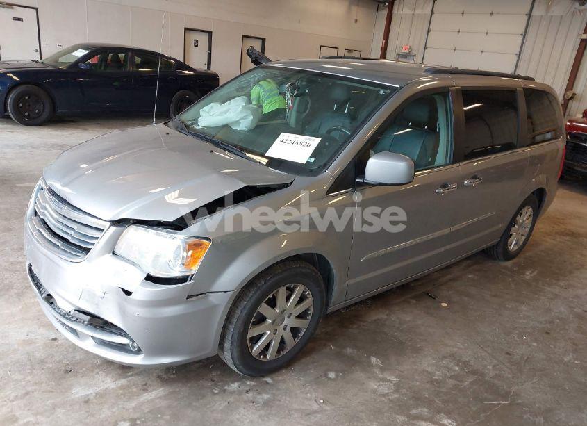 Photo 2 of 2016 Chrysler Town & COUNTRY TOURING (VIN 2C4RC1BG2GR111809)