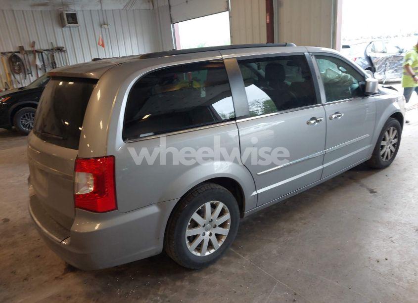 Photo 4 of 2016 Chrysler Town & COUNTRY TOURING (VIN 2C4RC1BG2GR111809)