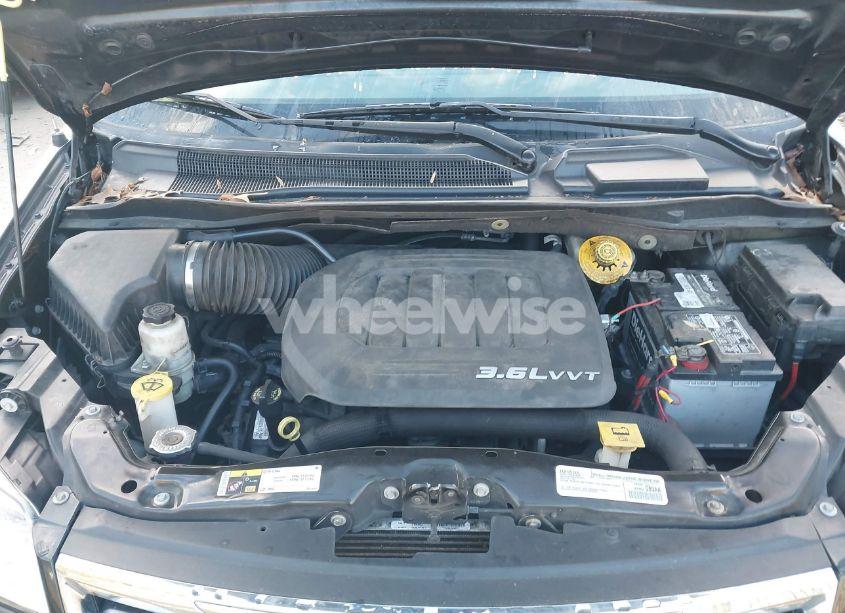 Photo 10 of 2016 Chrysler Town & COUNTRY TOURING (VIN 2C4RC1BG2GR120767)