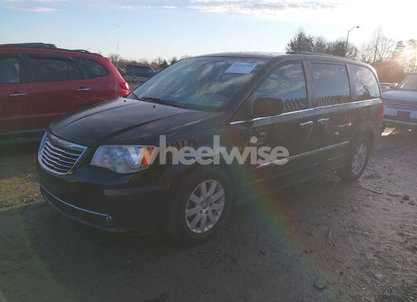 Photo 2 of 2016 Chrysler Town & COUNTRY TOURING (VIN 2C4RC1BG2GR120767)