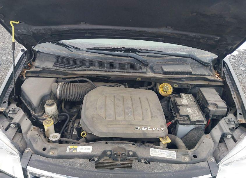 Photo 10 of 2016 Chrysler Town & COUNTRY TOURING (VIN 2C4RC1BG2GR166597)