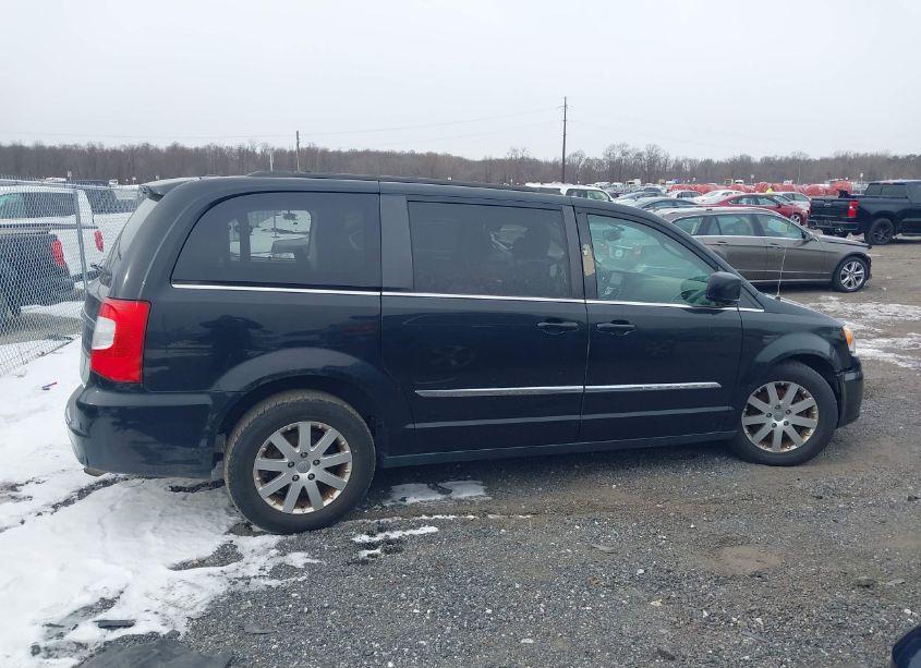 Photo 13 of 2016 Chrysler Town & COUNTRY TOURING (VIN 2C4RC1BG2GR166597)