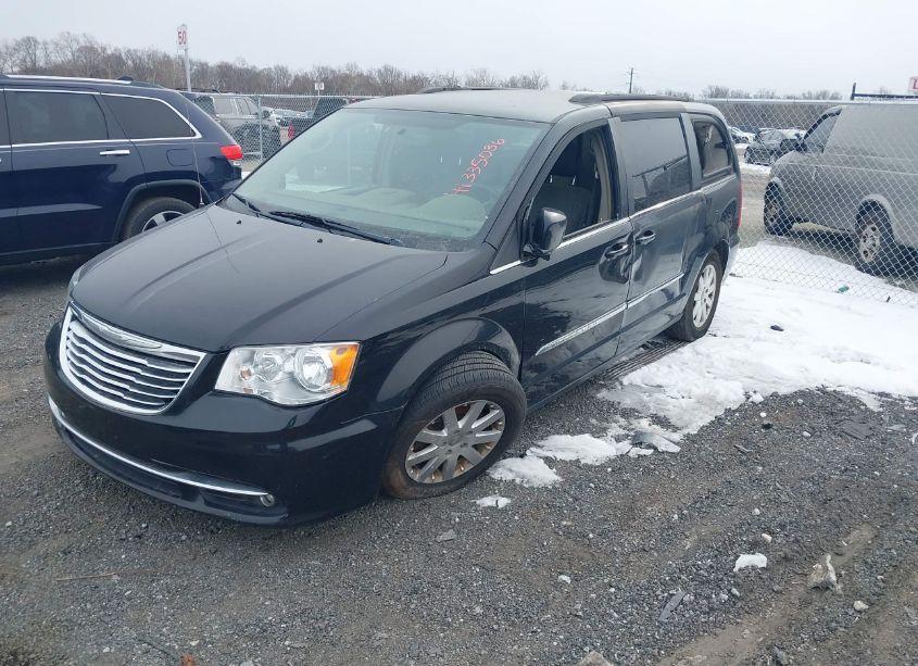 Photo 2 of 2016 Chrysler Town & COUNTRY TOURING (VIN 2C4RC1BG2GR166597)