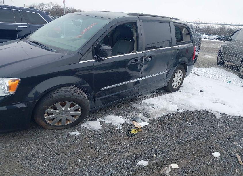 Photo 6 of 2016 Chrysler Town & COUNTRY TOURING (VIN 2C4RC1BG2GR166597)