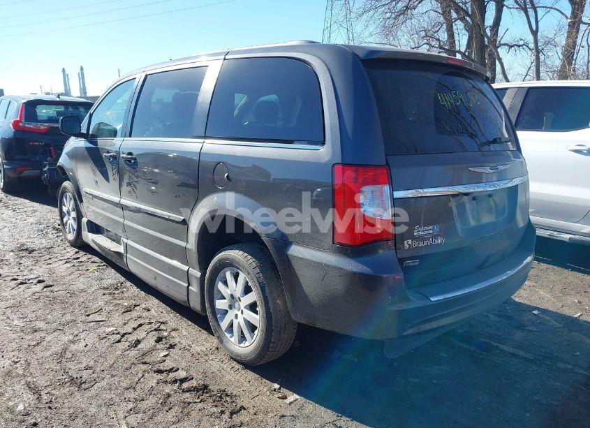 Photo 3 of 2016 Chrysler Town & COUNTRY TOURING (VIN 2C4RC1BG2GR175817)