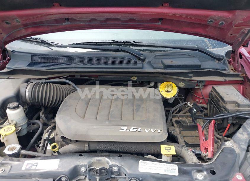 Photo 10 of 2016 Chrysler Town & COUNTRY TOURING (VIN 2C4RC1BG2GR230704)