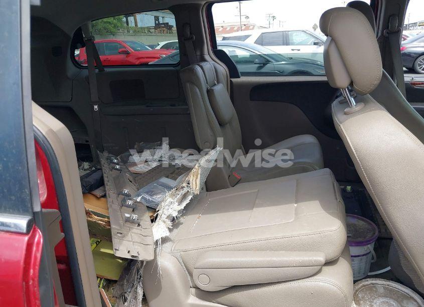 Photo 8 of 2016 Chrysler Town & COUNTRY TOURING (VIN 2C4RC1BG2GR230704)