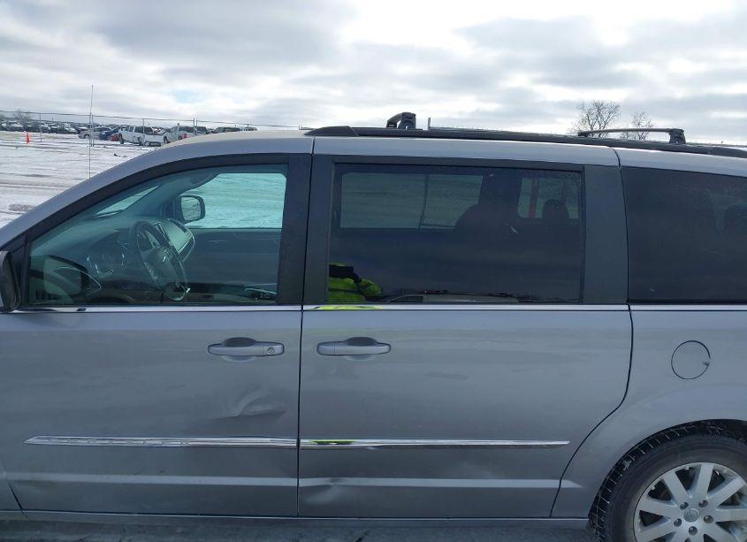 Photo 14 of 2016 Chrysler Town & COUNTRY TOURING (VIN 2C4RC1BG2GR245185)