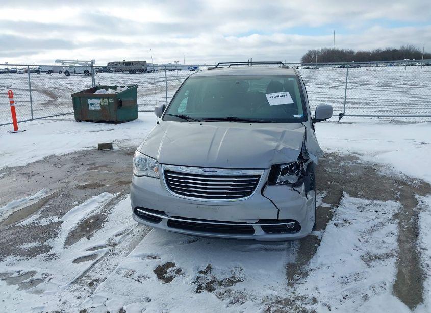 Photo 6 of 2016 Chrysler Town & COUNTRY TOURING (VIN 2C4RC1BG2GR245185)