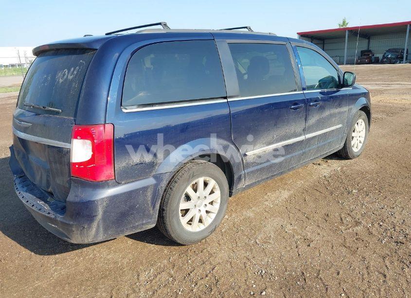 Photo 4 of 2016 Chrysler Town & COUNTRY TOURING (VIN 2C4RC1BG2GR246398)