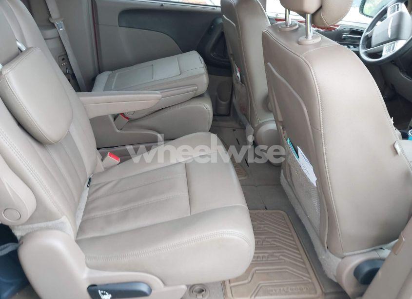 Photo 8 of 2016 Chrysler Town & COUNTRY TOURING (VIN 2C4RC1BG2GR253495)