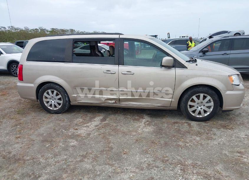 Photo 13 of 2016 Chrysler Town & COUNTRY TOURING (VIN 2C4RC1BG2GR254906)