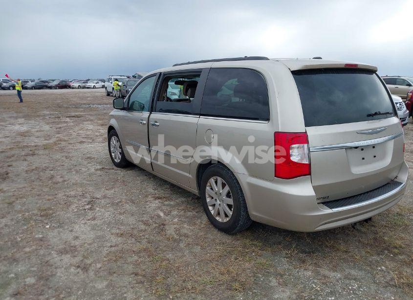 Photo 3 of 2016 Chrysler Town & COUNTRY TOURING (VIN 2C4RC1BG2GR254906)
