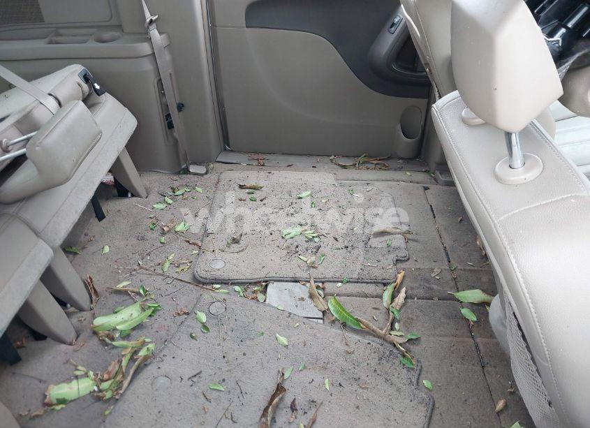 Photo 8 of 2016 Chrysler Town & COUNTRY TOURING (VIN 2C4RC1BG2GR254906)