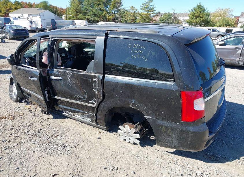Photo 3 of 2016 Chrysler Town & COUNTRY TOURING (VIN 2C4RC1BG2GR261757)