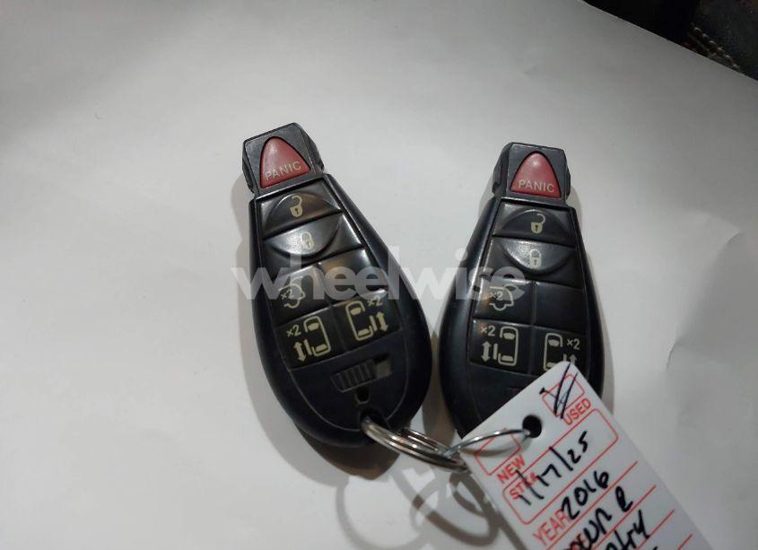 Photo 11 of 2016 Chrysler Town & COUNTRY TOURING (VIN 2C4RC1BG2GR280227)