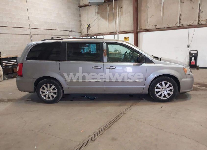 Photo 13 of 2016 Chrysler Town & COUNTRY TOURING (VIN 2C4RC1BG2GR280227)