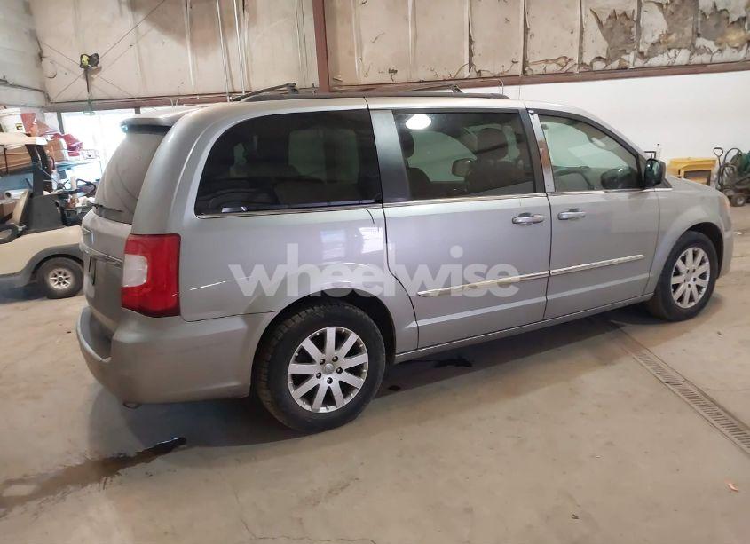 Photo 4 of 2016 Chrysler Town & COUNTRY TOURING (VIN 2C4RC1BG2GR280227)