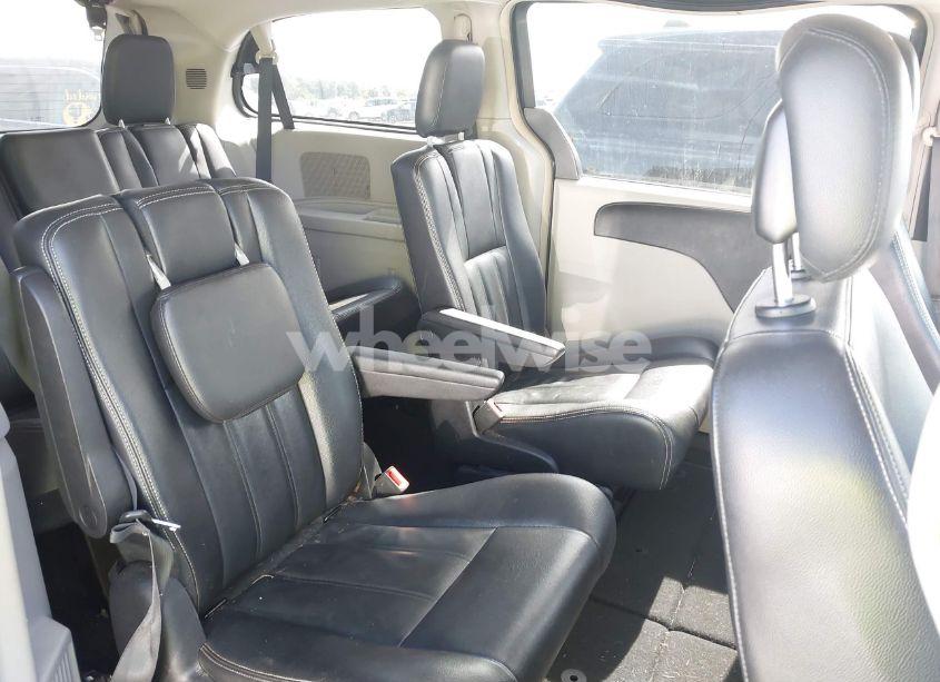 Photo 8 of 2016 Chrysler Town & COUNTRY TOURING (VIN 2C4RC1BG2GR281927)