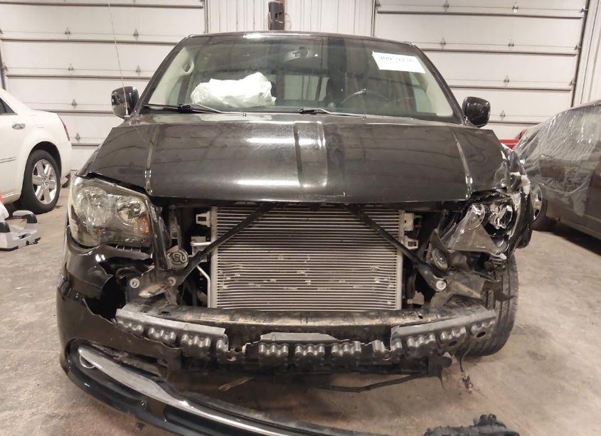 Photo 13 of 2016 Chrysler Town & COUNTRY TOURING (VIN 2C4RC1BG2GR289607)