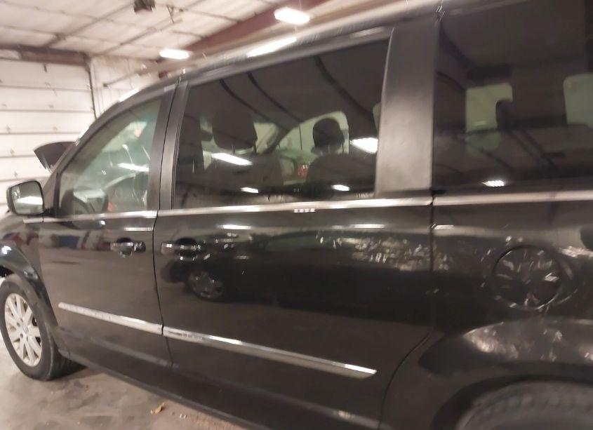 Photo 15 of 2016 Chrysler Town & COUNTRY TOURING (VIN 2C4RC1BG2GR289607)