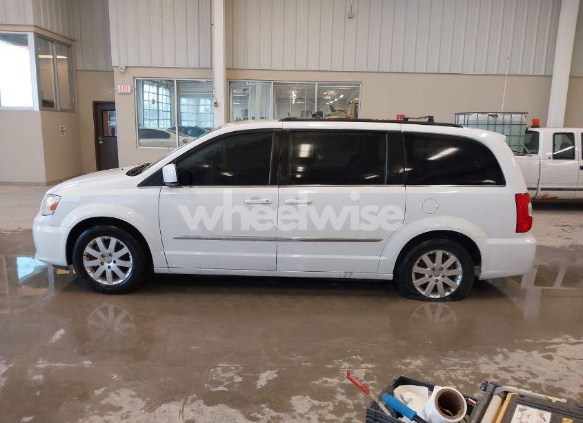 Photo 14 of 2016 Chrysler Town & COUNTRY TOURING (VIN 2C4RC1BG2GR291678)