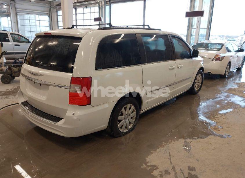 Photo 4 of 2016 Chrysler Town & COUNTRY TOURING (VIN 2C4RC1BG2GR291678)