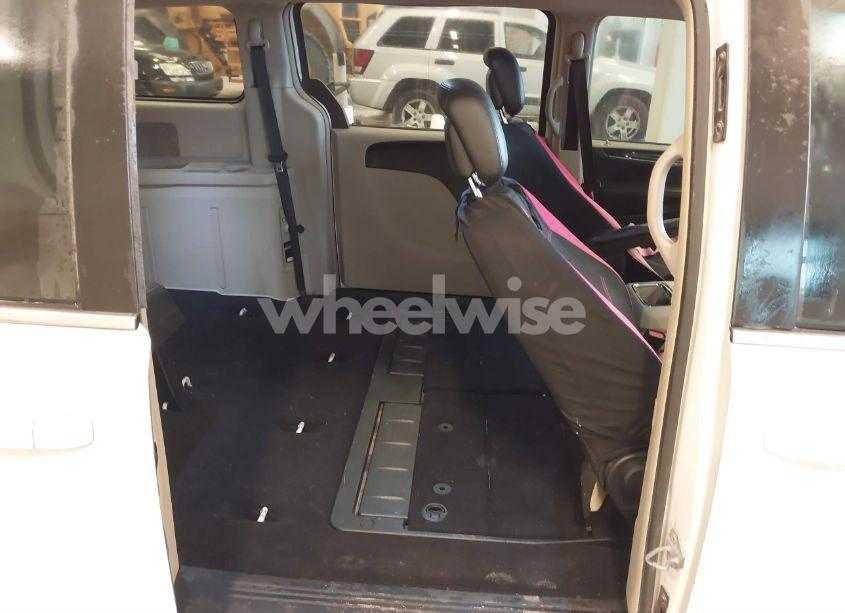 Photo 8 of 2016 Chrysler Town & COUNTRY TOURING (VIN 2C4RC1BG2GR291678)