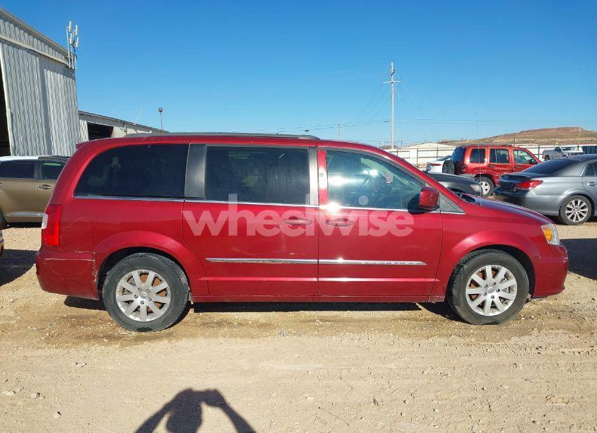 Photo 13 of 2016 Chrysler Town & COUNTRY TOURING (VIN 2C4RC1BG2GR292040)