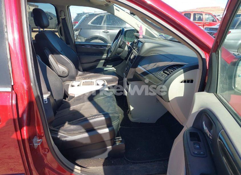 Photo 5 of 2016 Chrysler Town & COUNTRY TOURING (VIN 2C4RC1BG2GR292040)