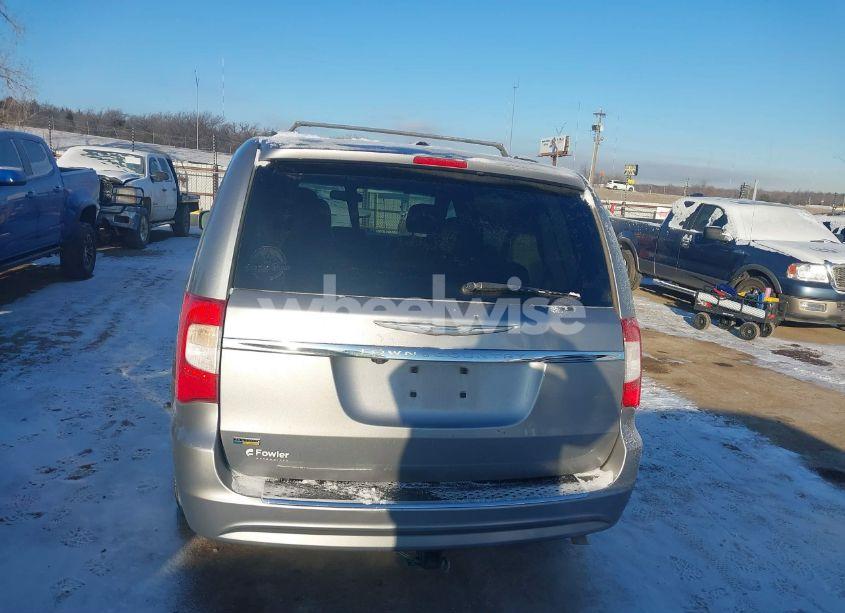 Photo 16 of 2016 Chrysler Town & COUNTRY TOURING (VIN 2C4RC1BG2GR301674)